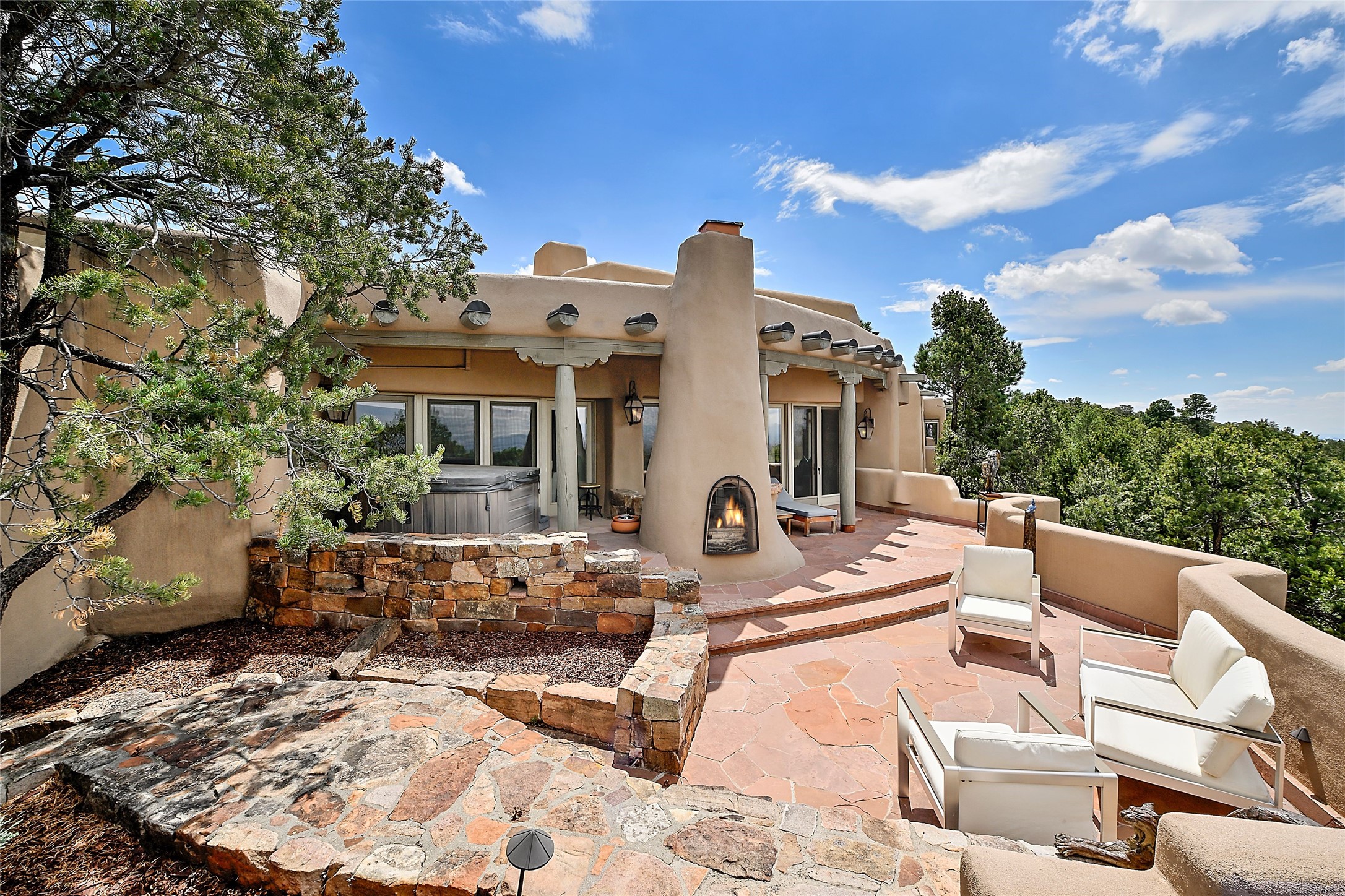 1244 N Summit Drive