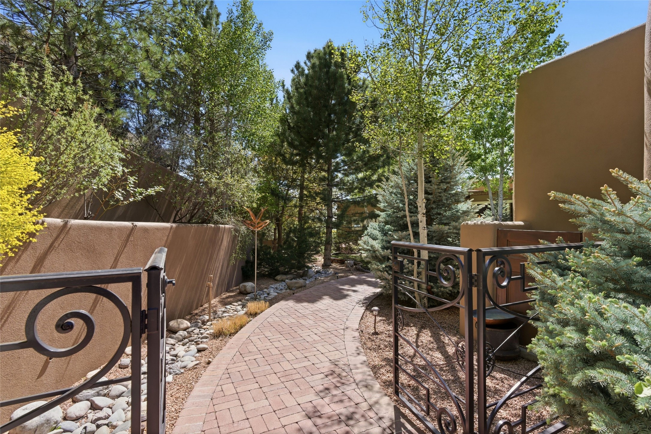 1145 South Summit Ridge