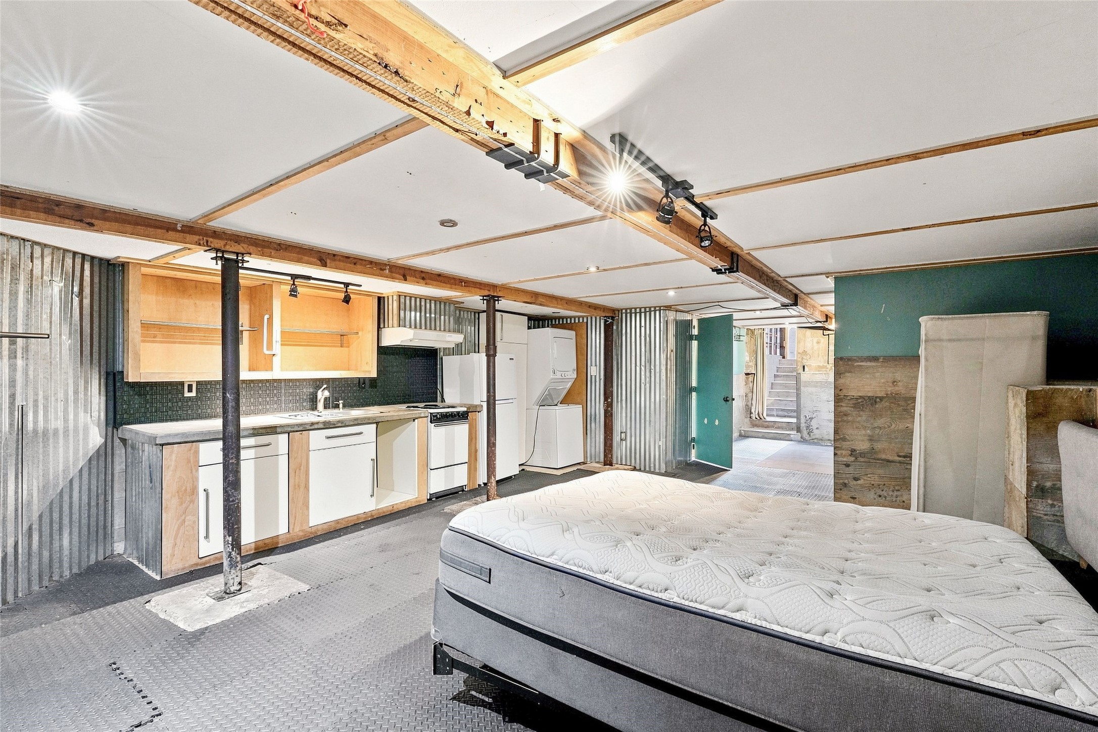 105 E Alicante Road