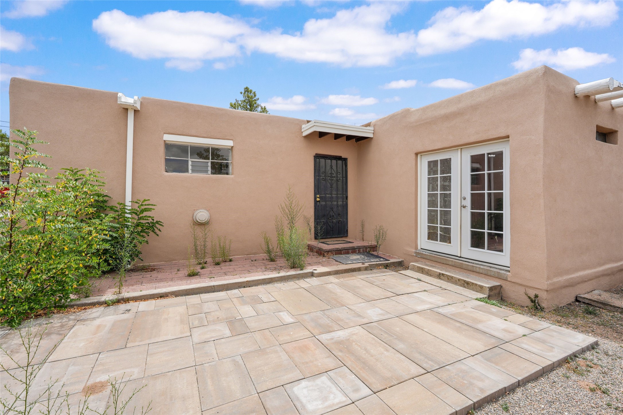 105 E Alicante Road