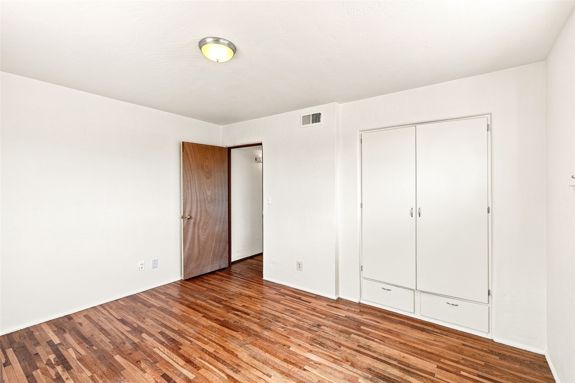 105 E Alicante Road