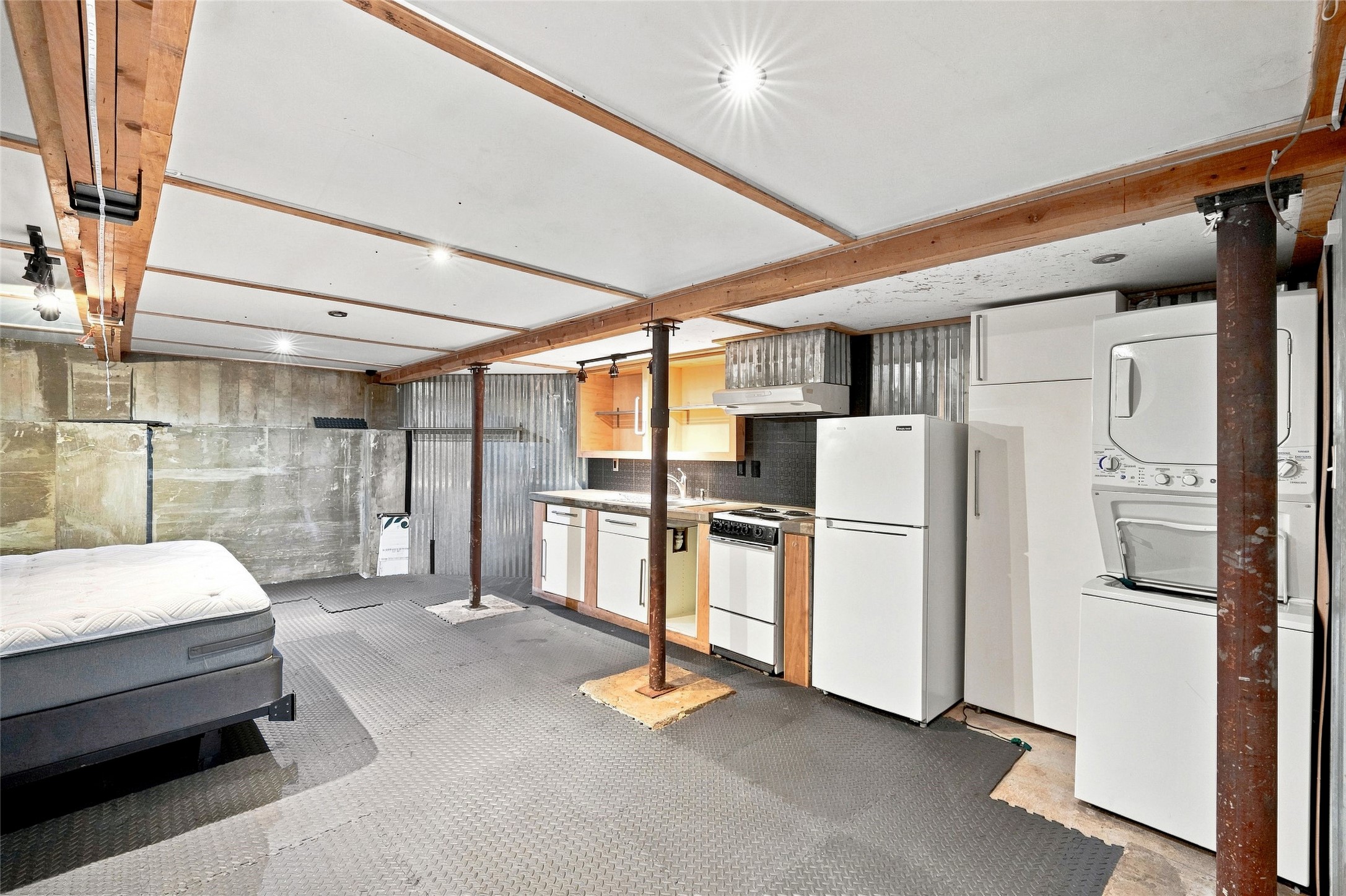 105 E Alicante Road