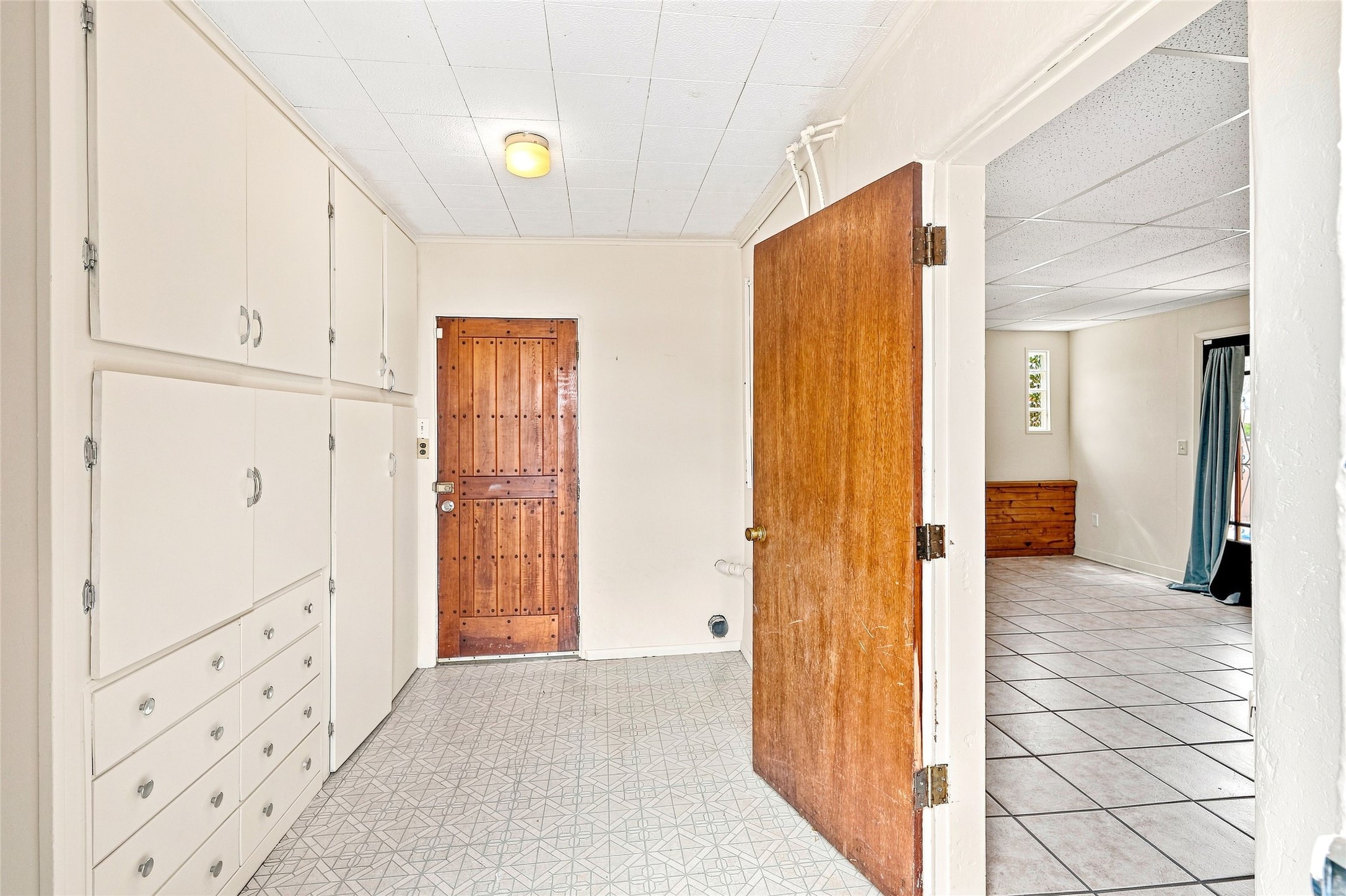 105 E Alicante Road