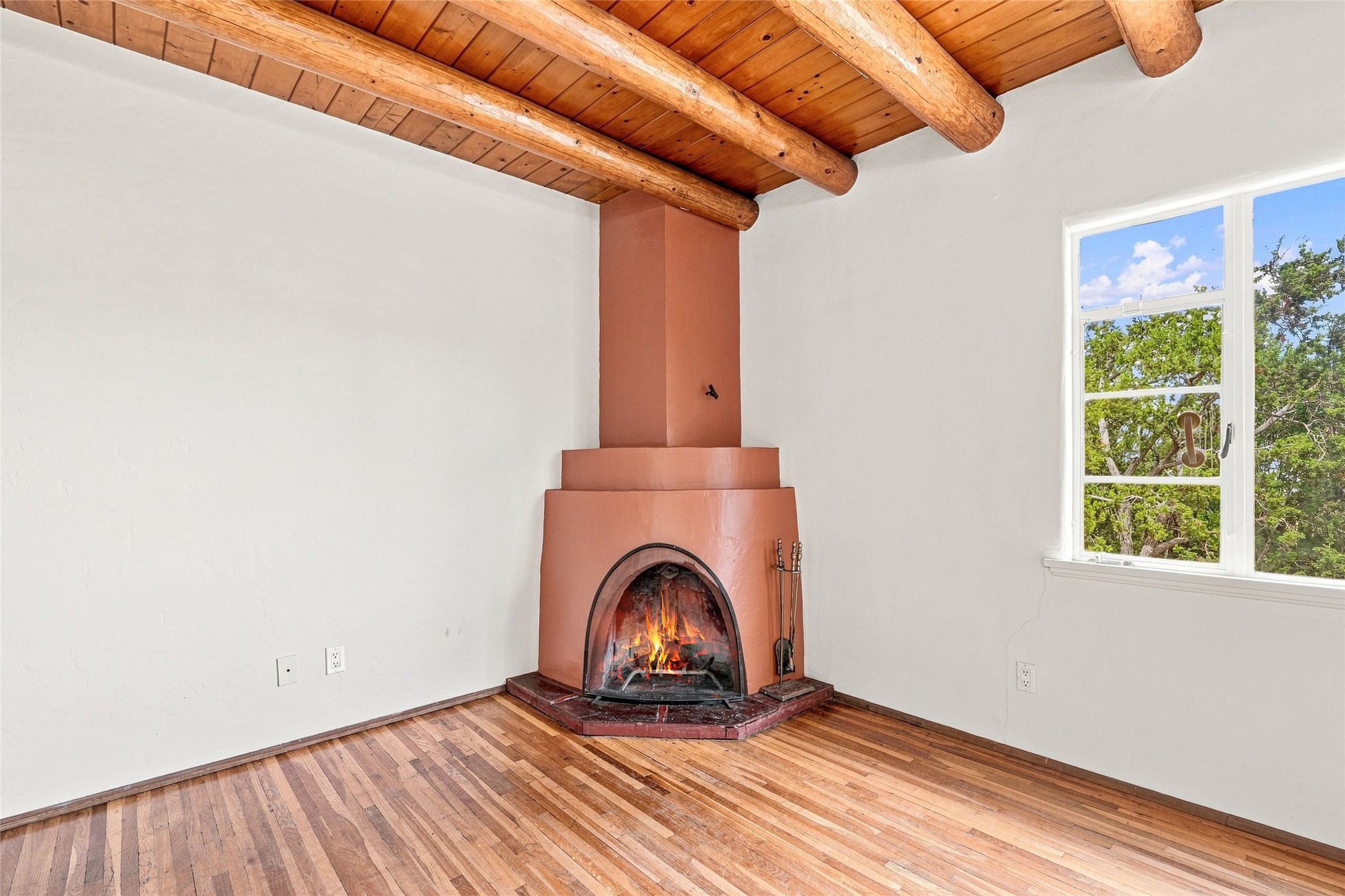 105 E Alicante Road