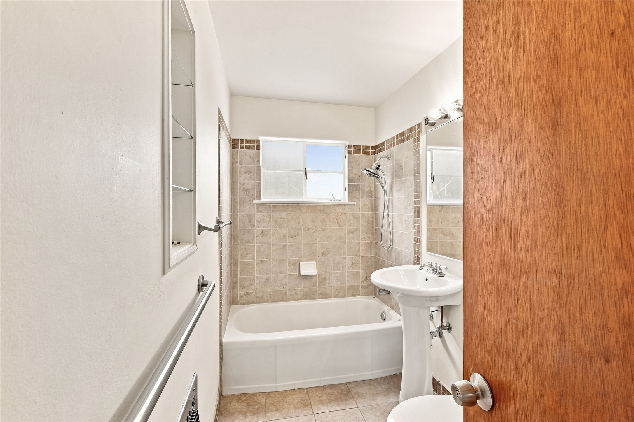 105 E Alicante Road