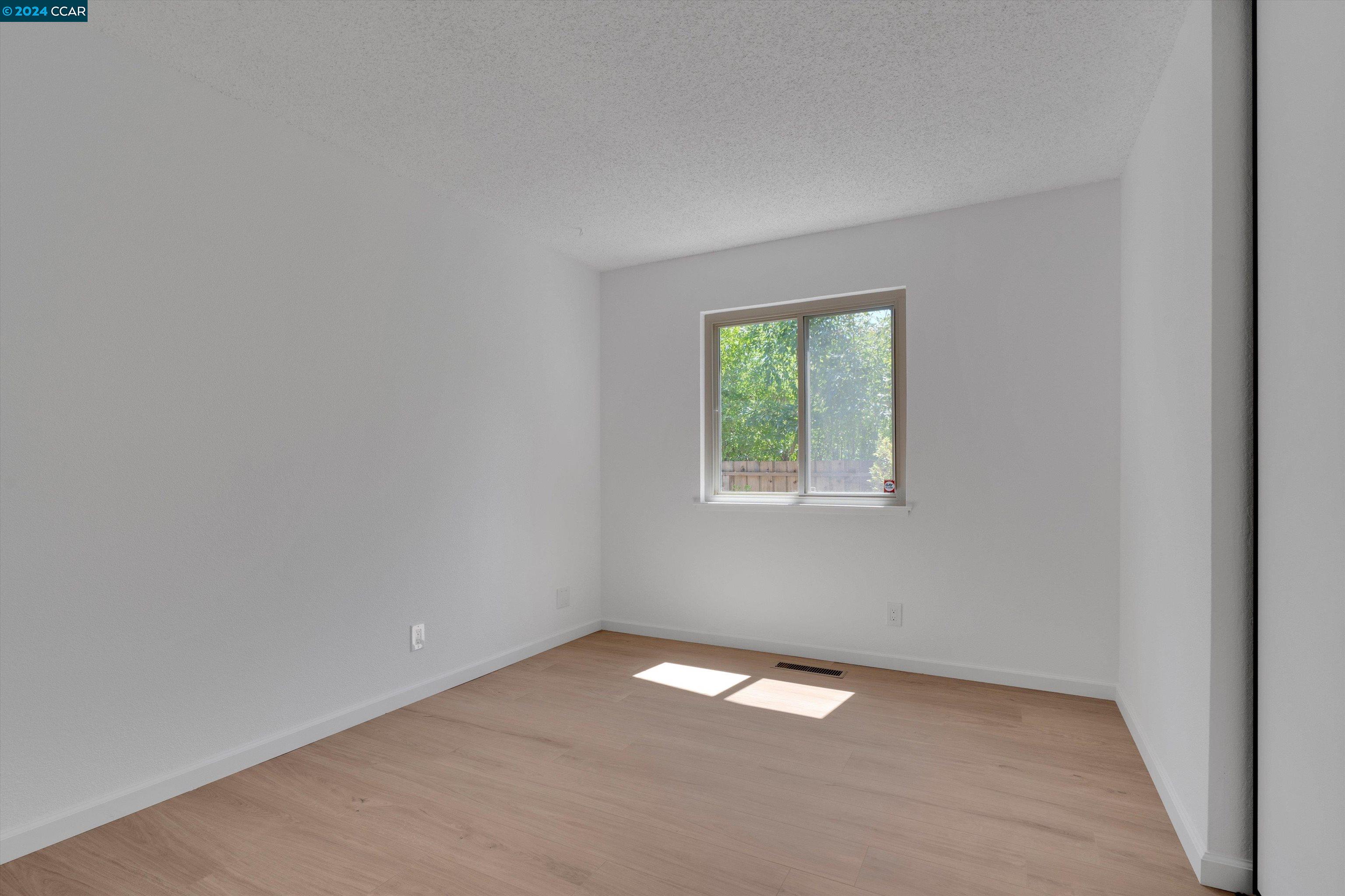 5 Sheryl Ct