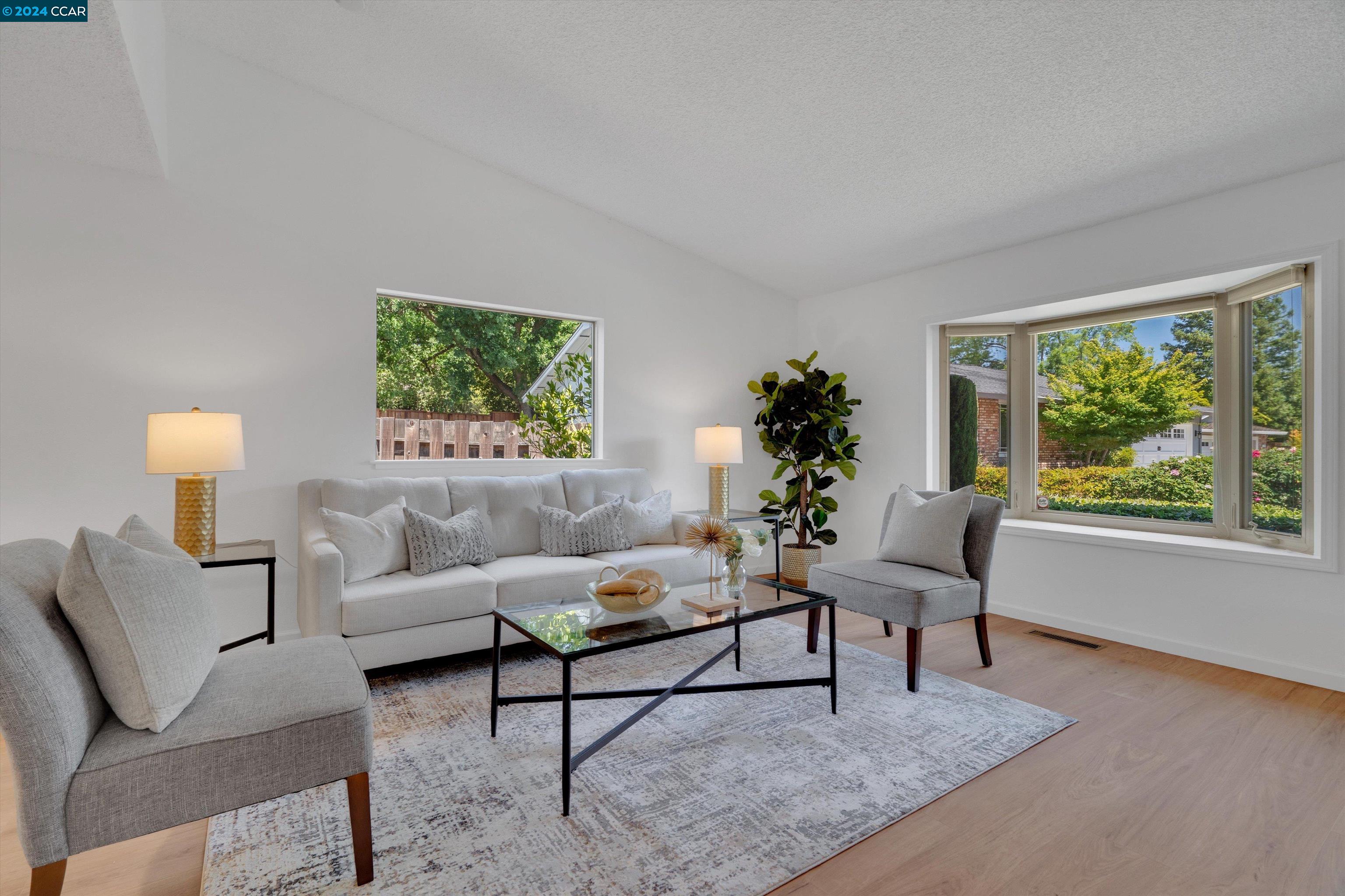 5 Sheryl Ct