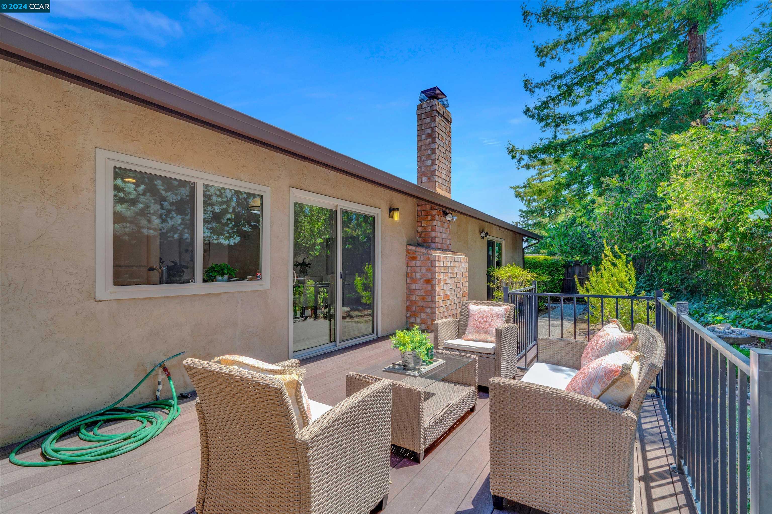 5 Sheryl Ct