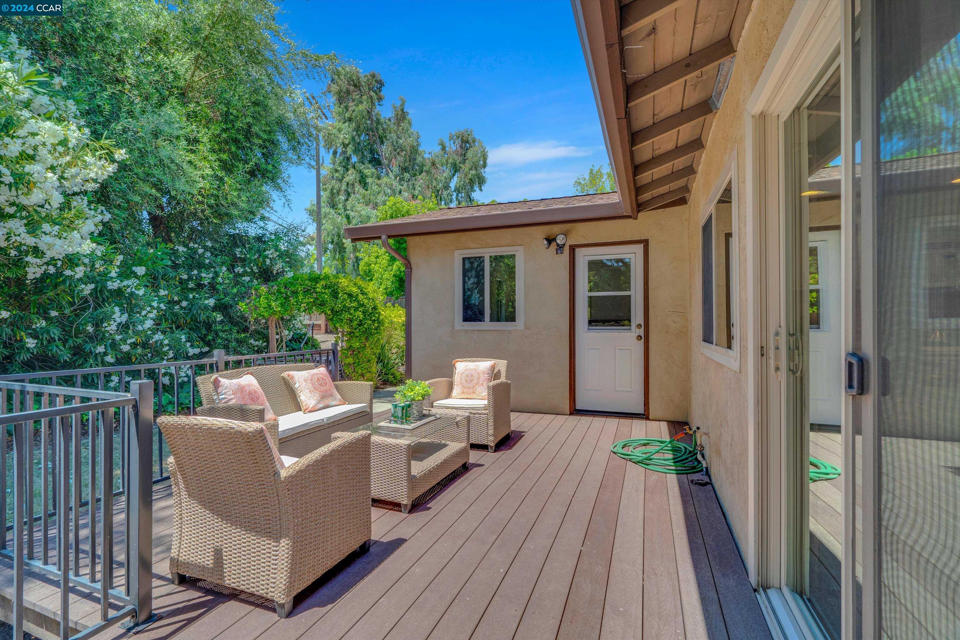 5 Sheryl Ct