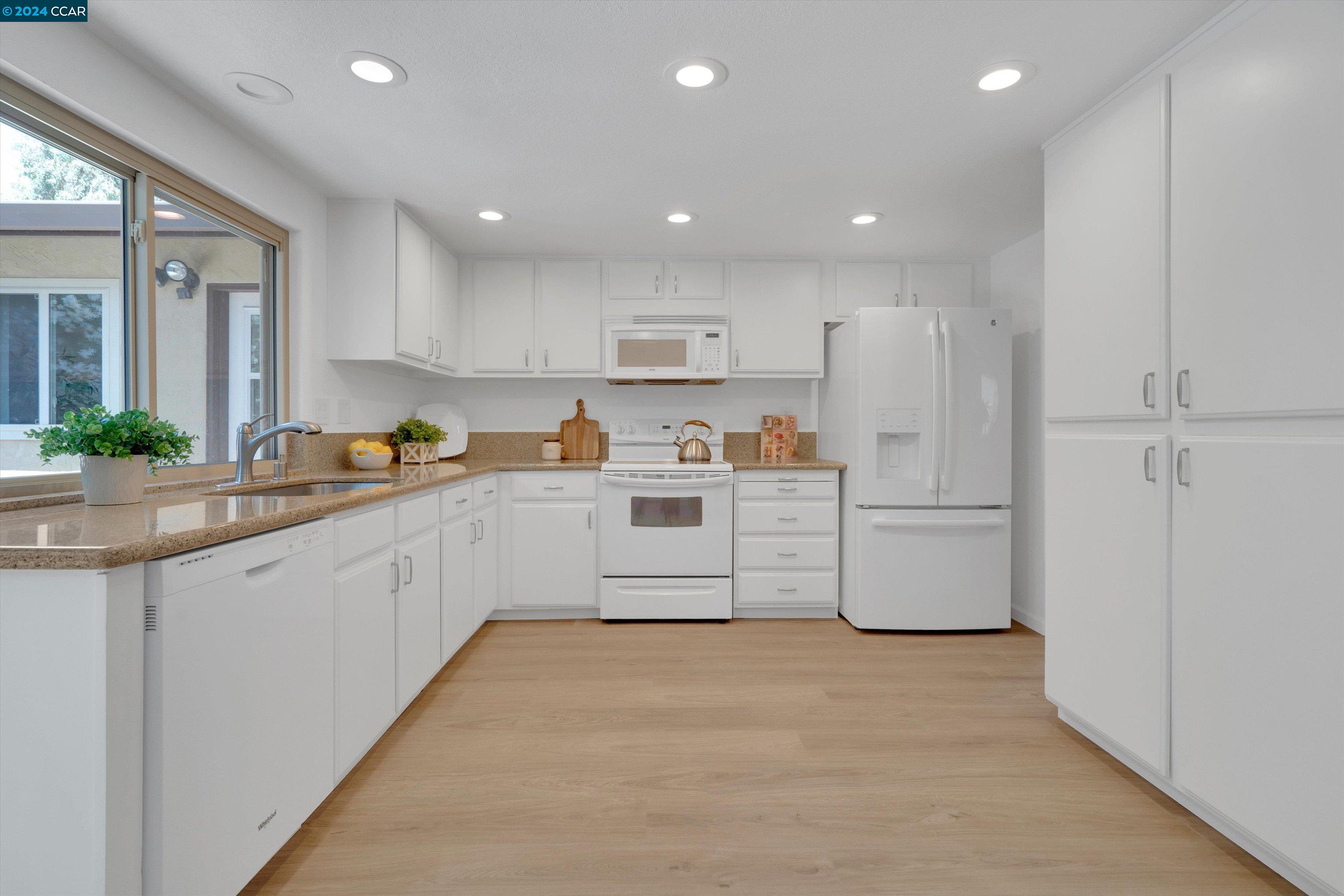 5 Sheryl Ct