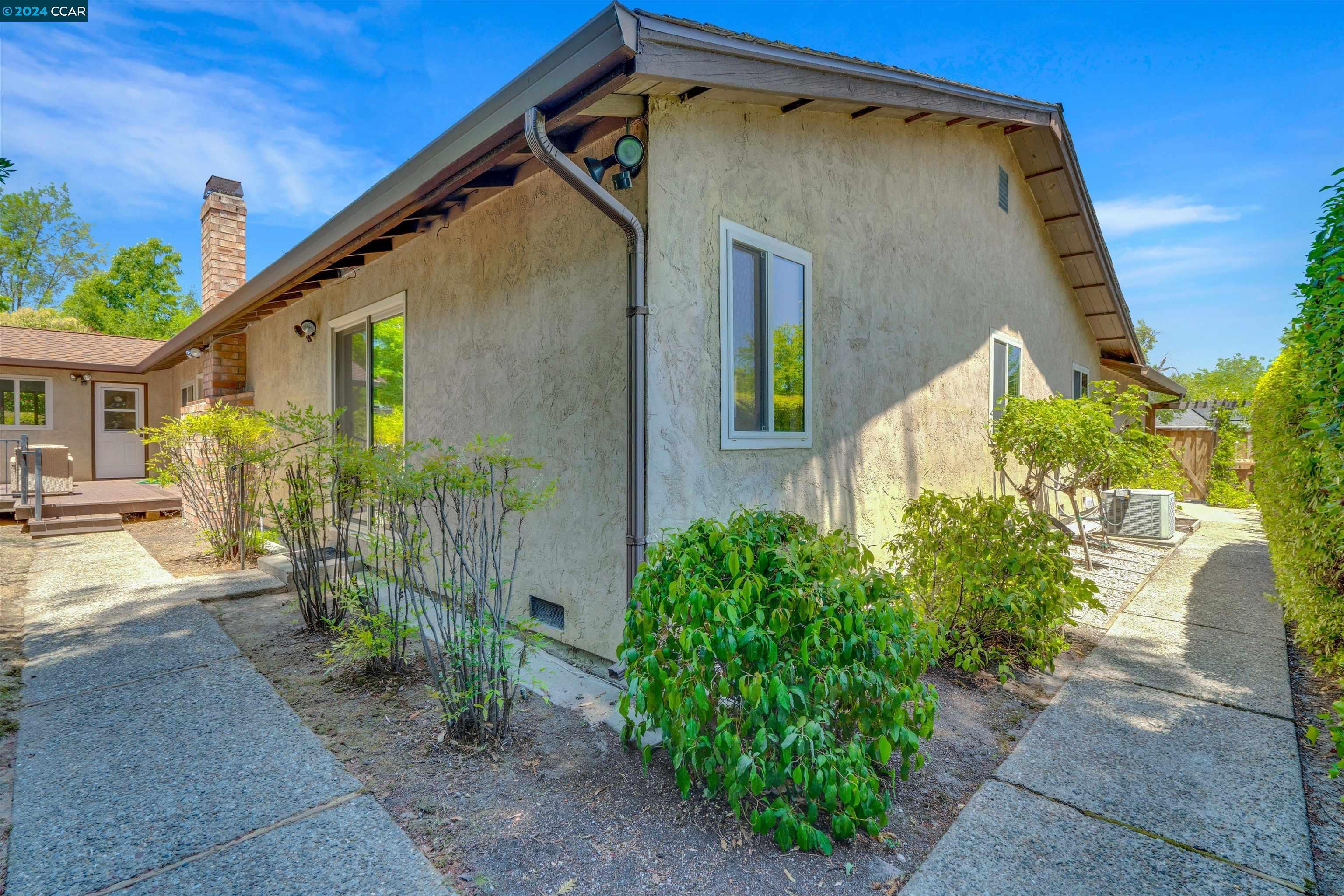 5 Sheryl Ct