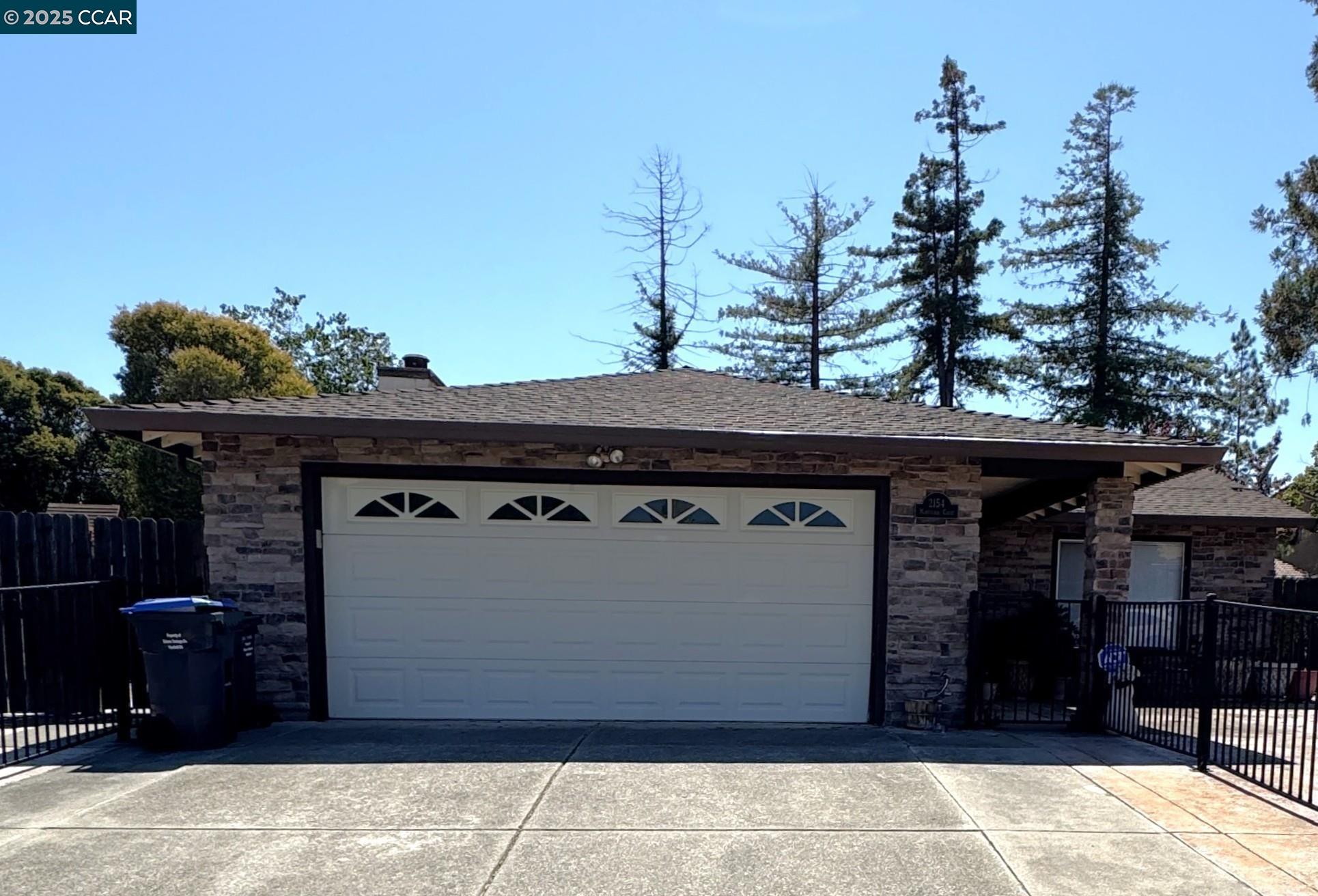 2154 Montclair Ct