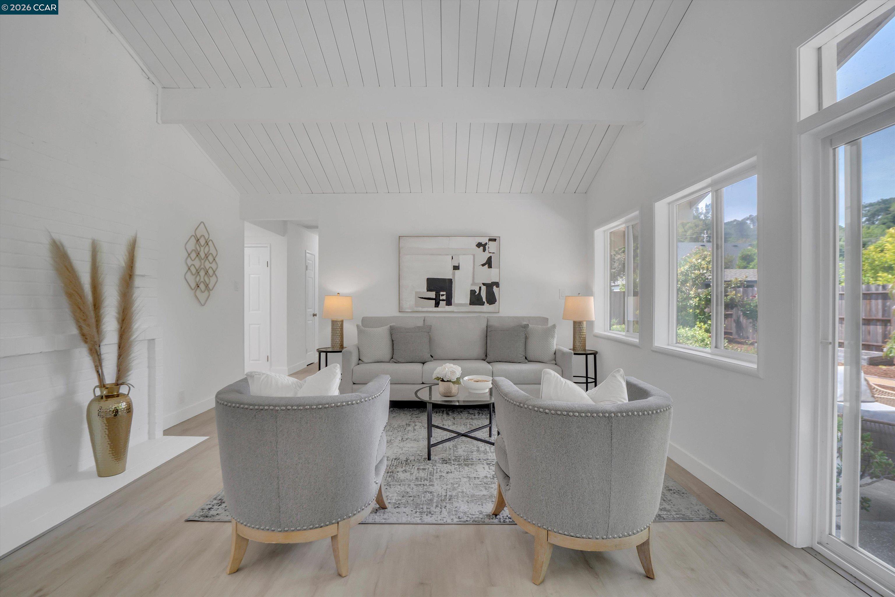 2319 Collins Ave