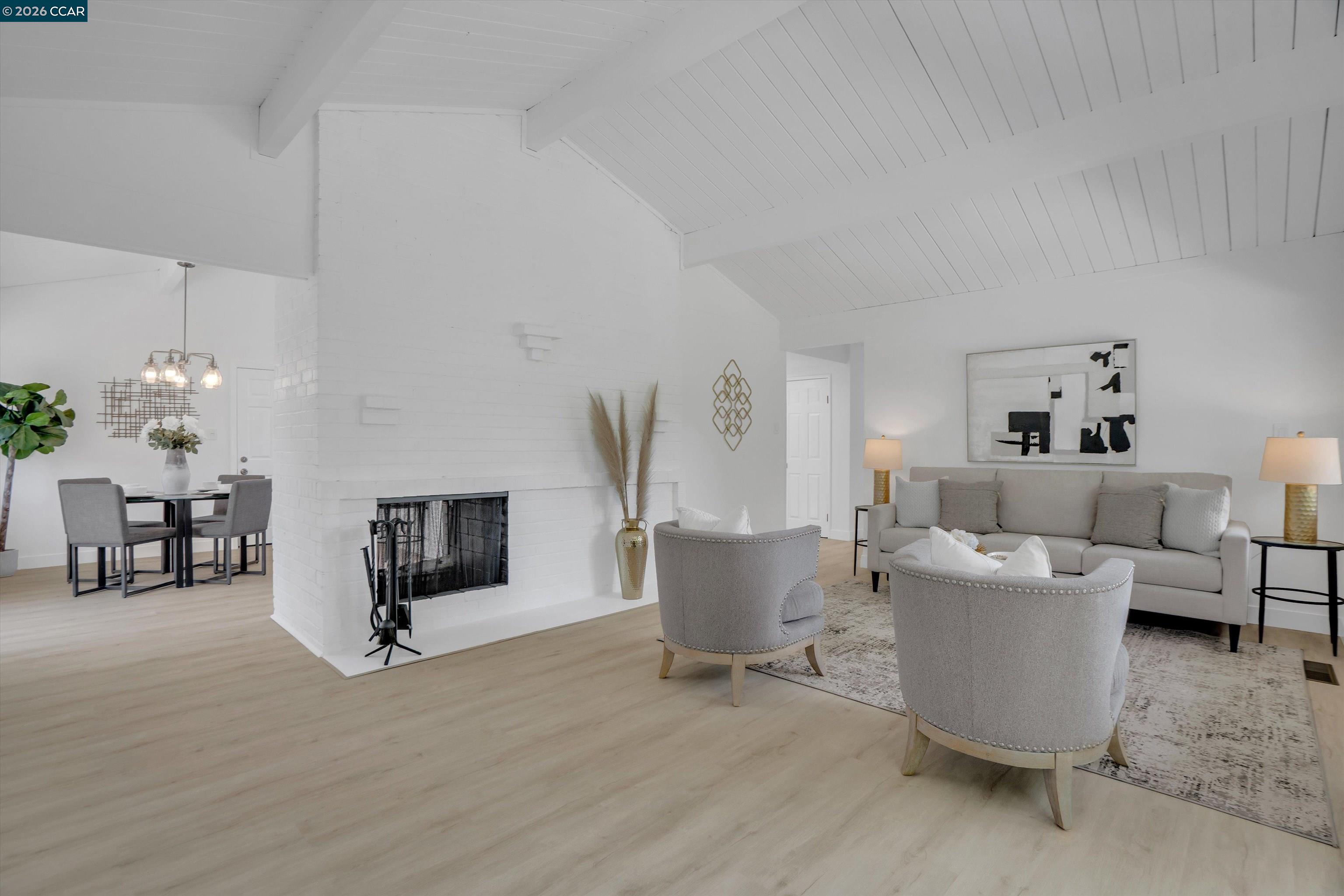 2319 Collins Ave
