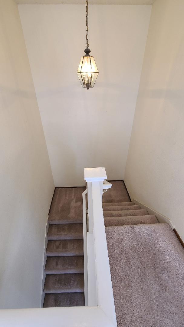173 Crown CIR