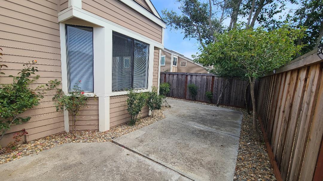 173 Crown CIR