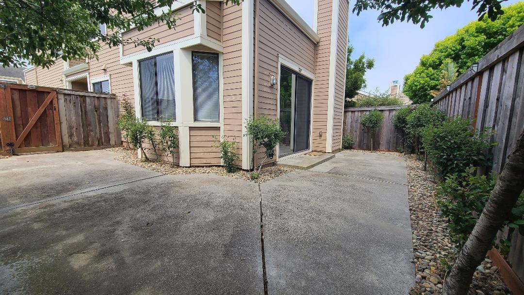 173 Crown CIR