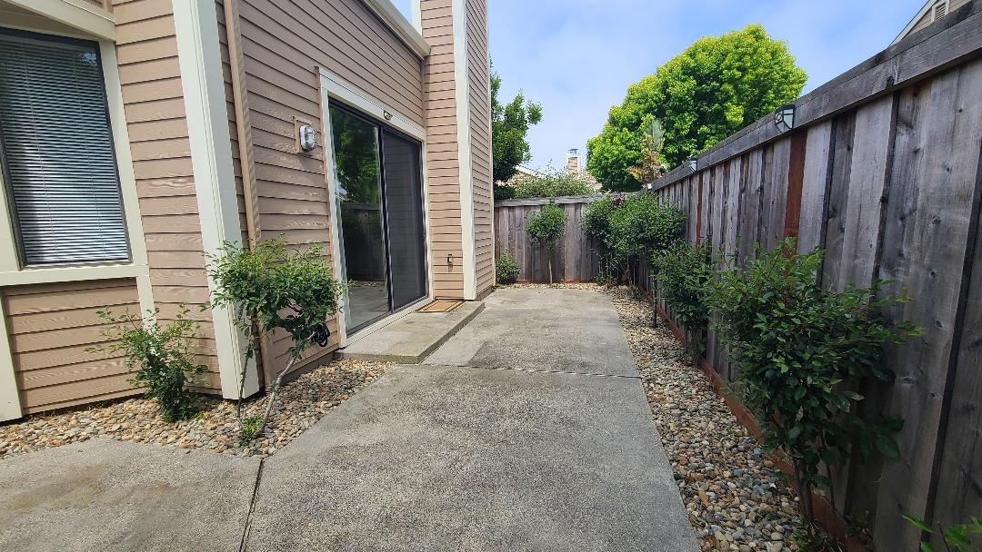 173 Crown CIR
