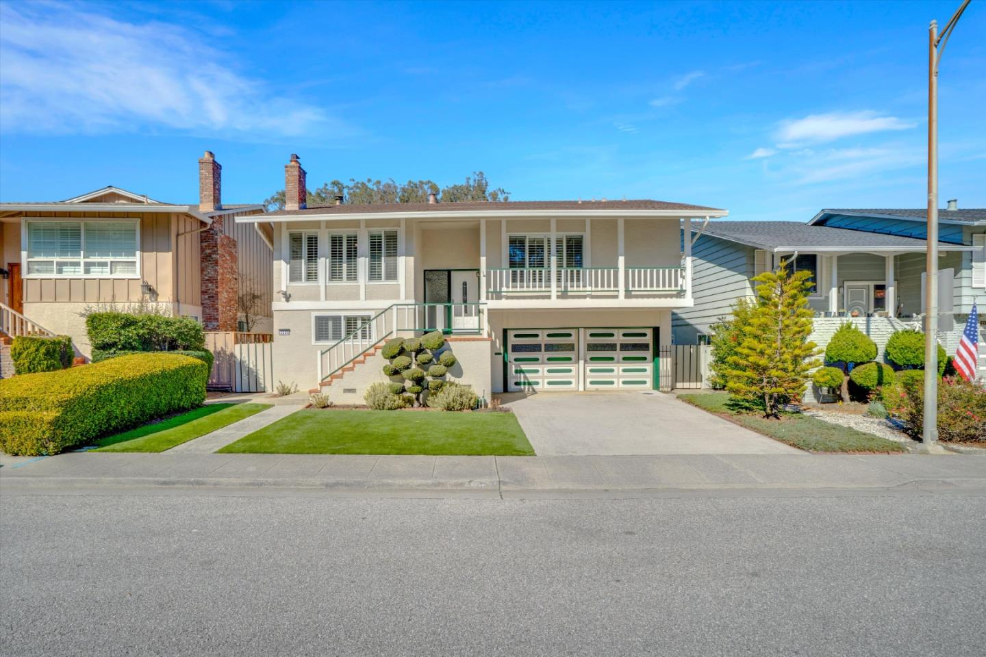 3230 Sneath LN