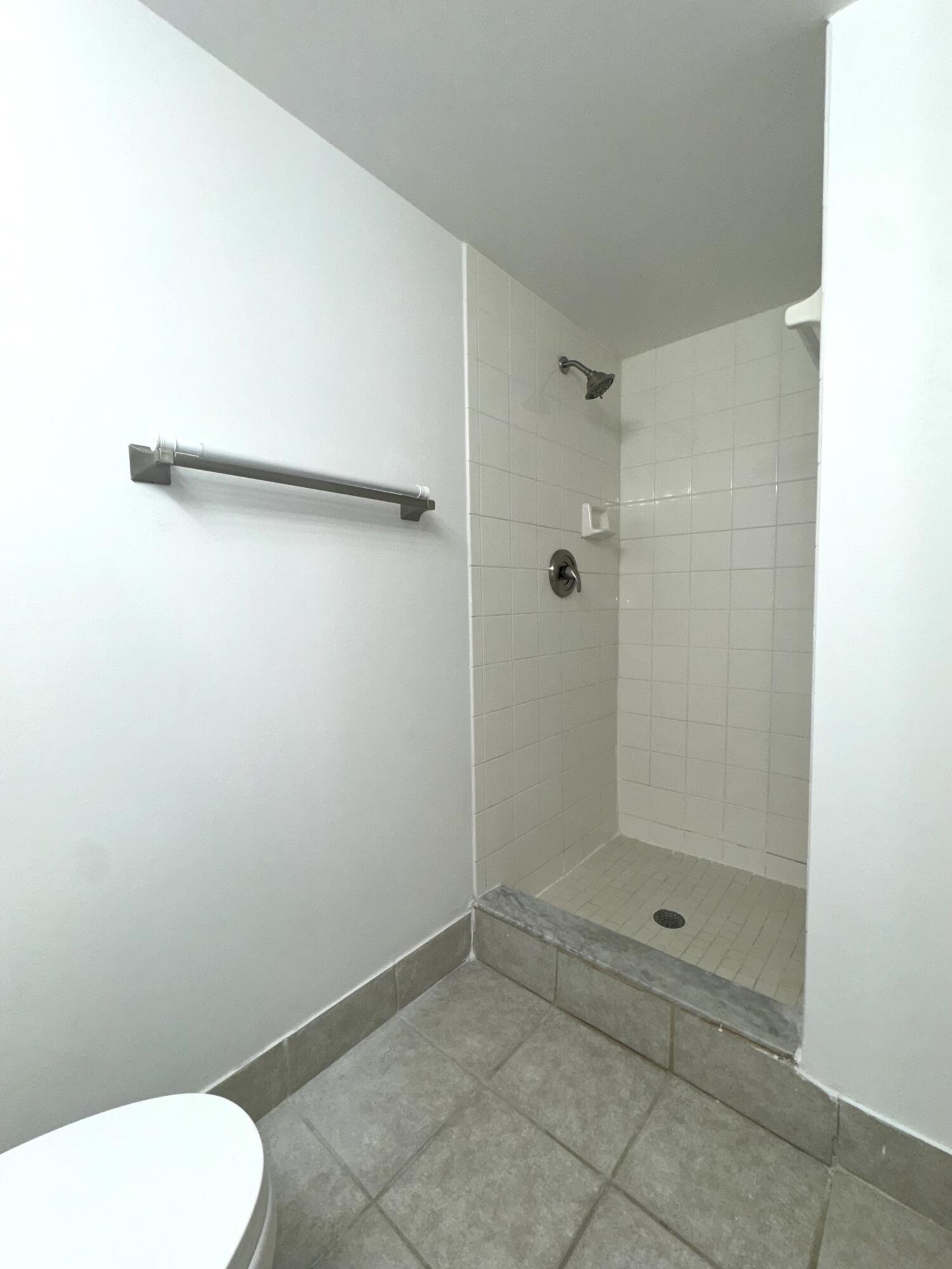 1300 Crestwood Drive 1309