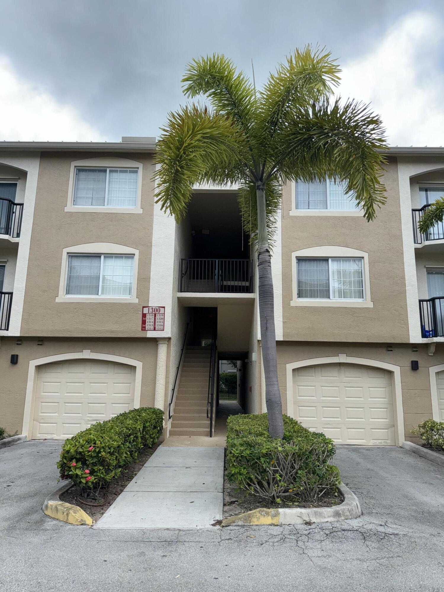 1300 Crestwood Drive 1309