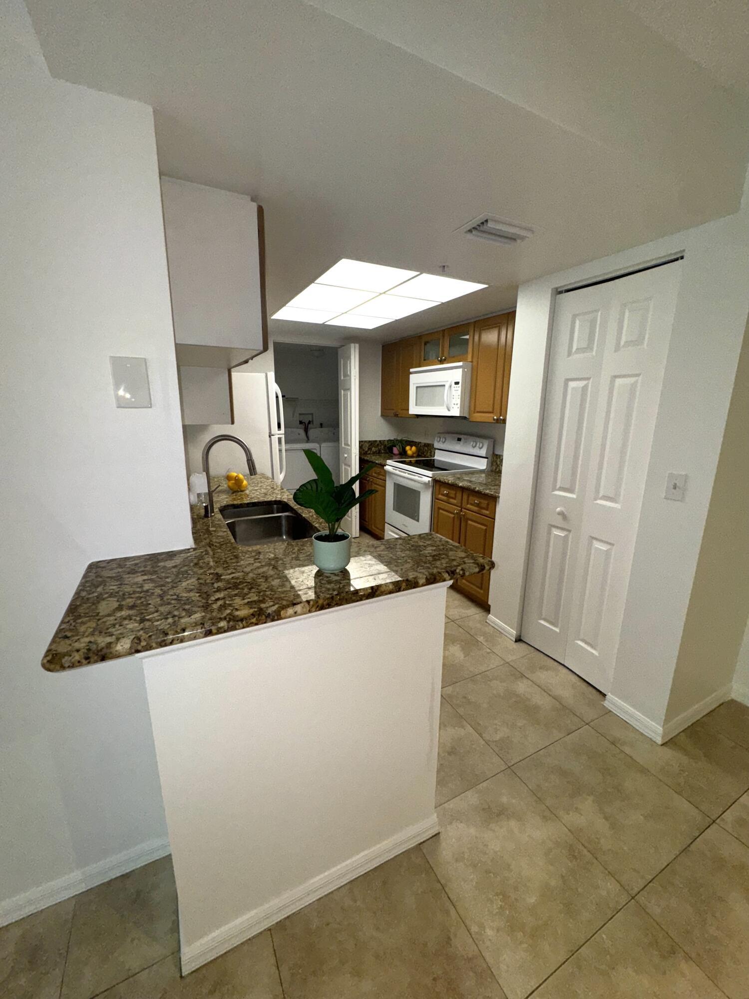 1300 Crestwood Drive 1309