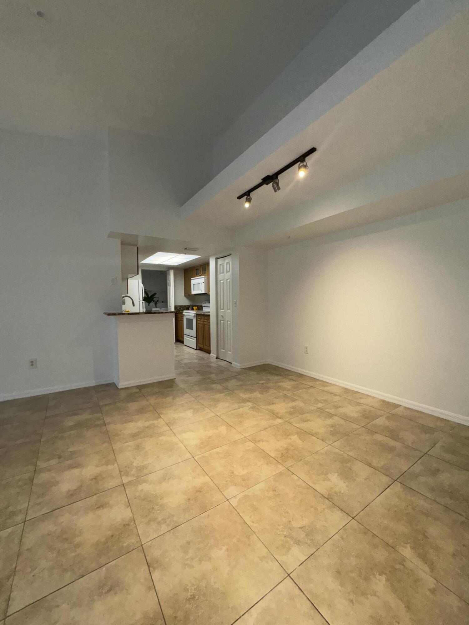 1300 Crestwood Drive 1309
