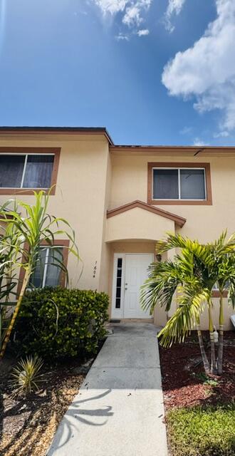1604 Lakeview Drive W