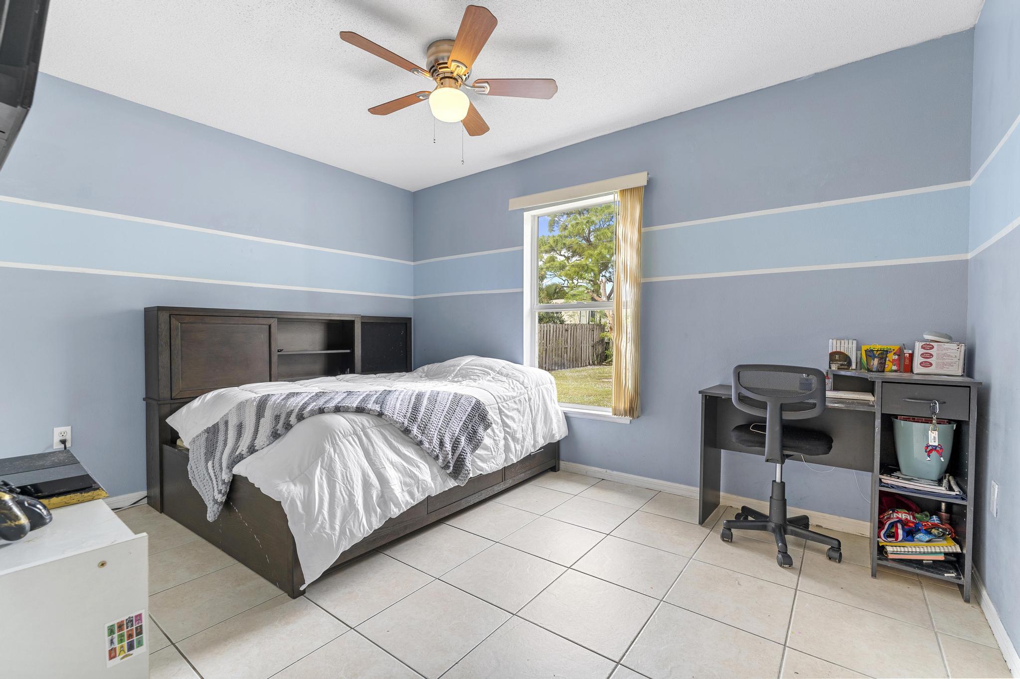 142 SW Tulip Boulevard