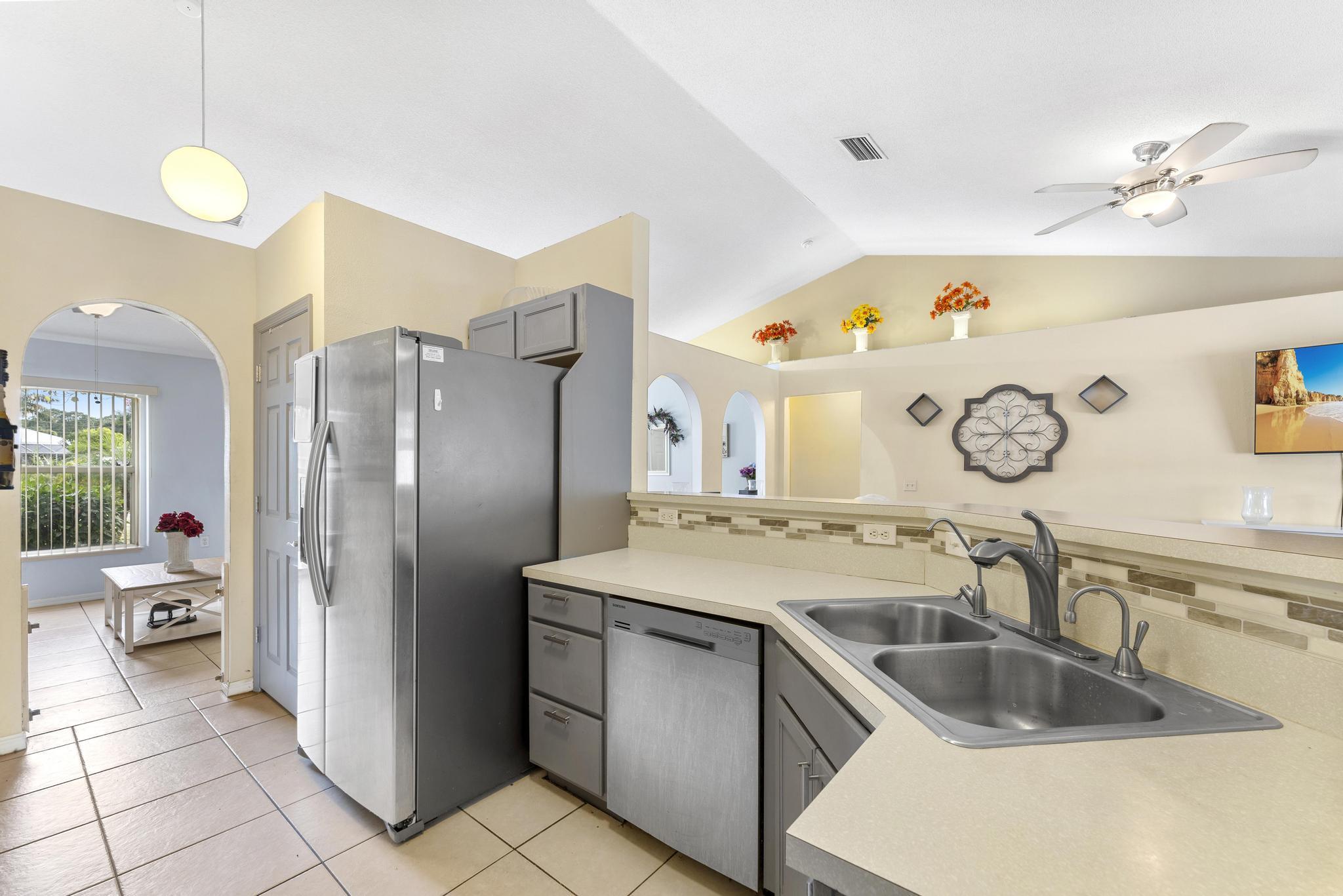 142 SW Tulip Boulevard