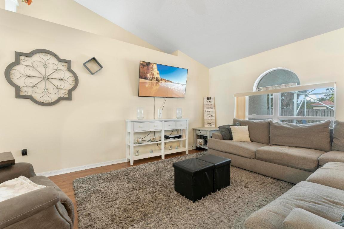 142 SW Tulip Boulevard