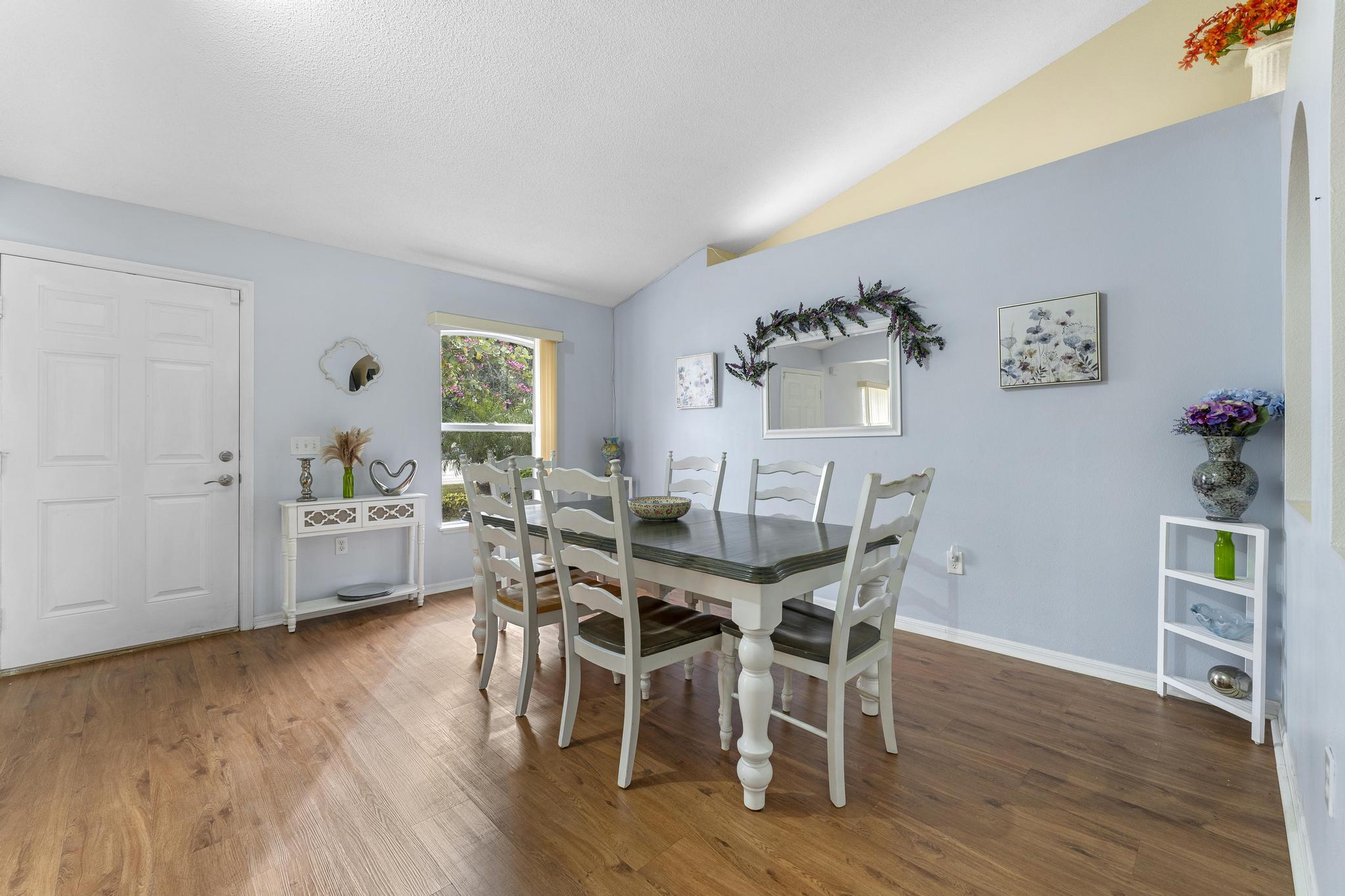 142 SW Tulip Boulevard