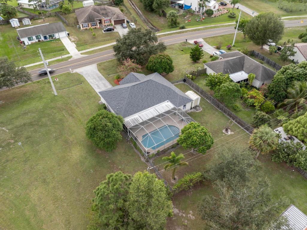 142 SW Tulip Boulevard