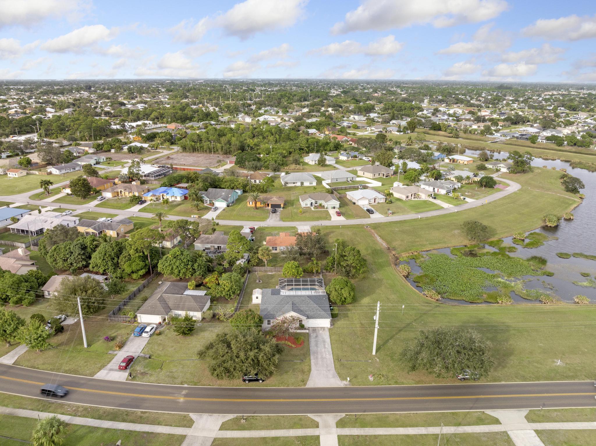 142 SW Tulip Boulevard