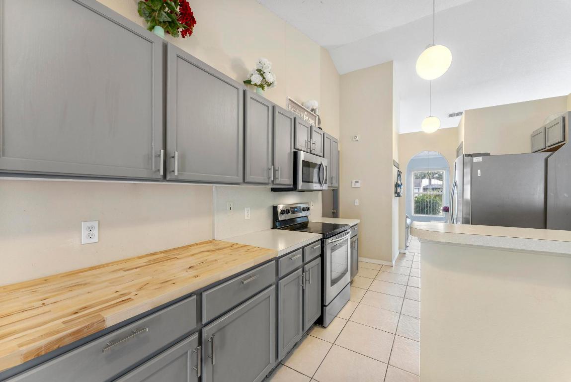 142 SW Tulip Boulevard