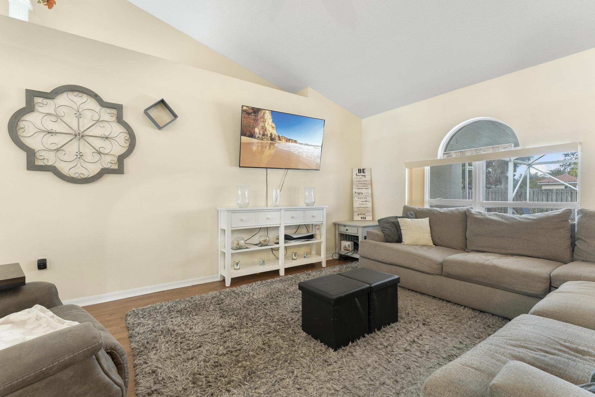 142 SW Tulip Boulevard