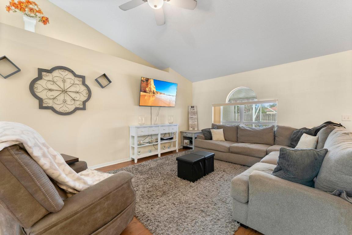 142 SW Tulip Boulevard