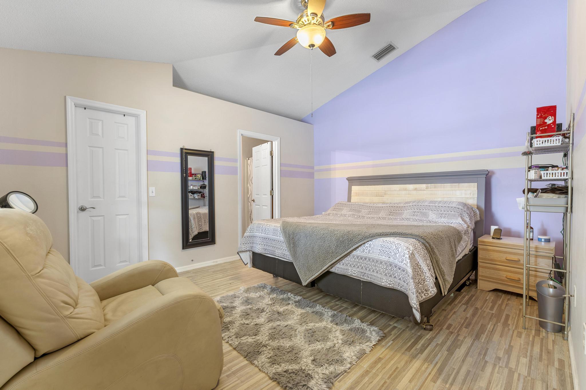 142 SW Tulip Boulevard