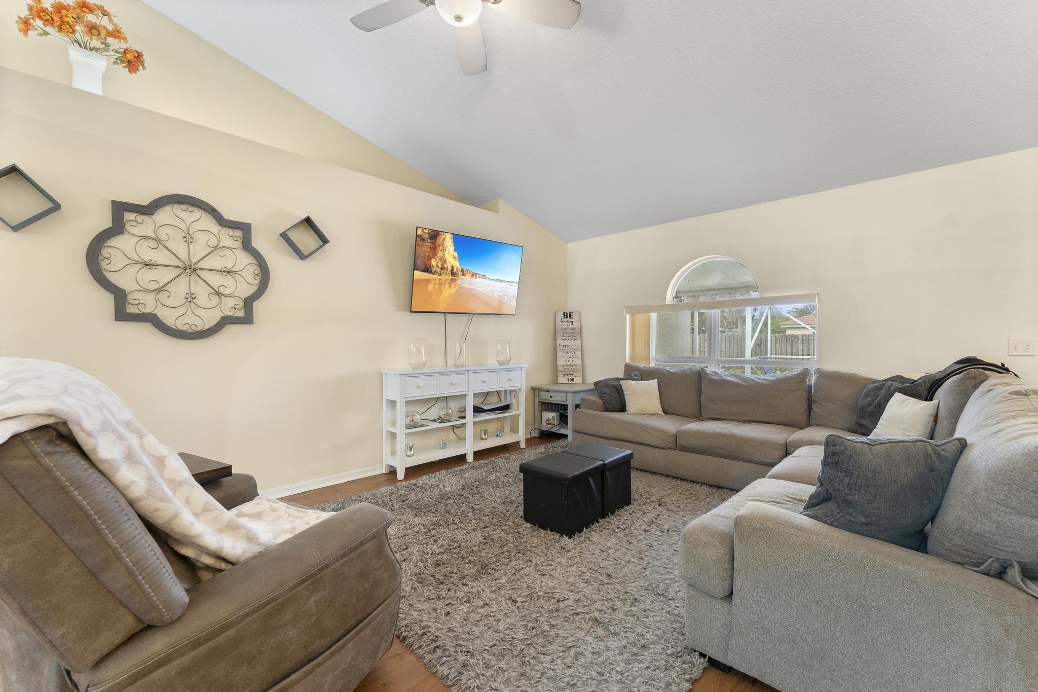 142 SW Tulip Boulevard