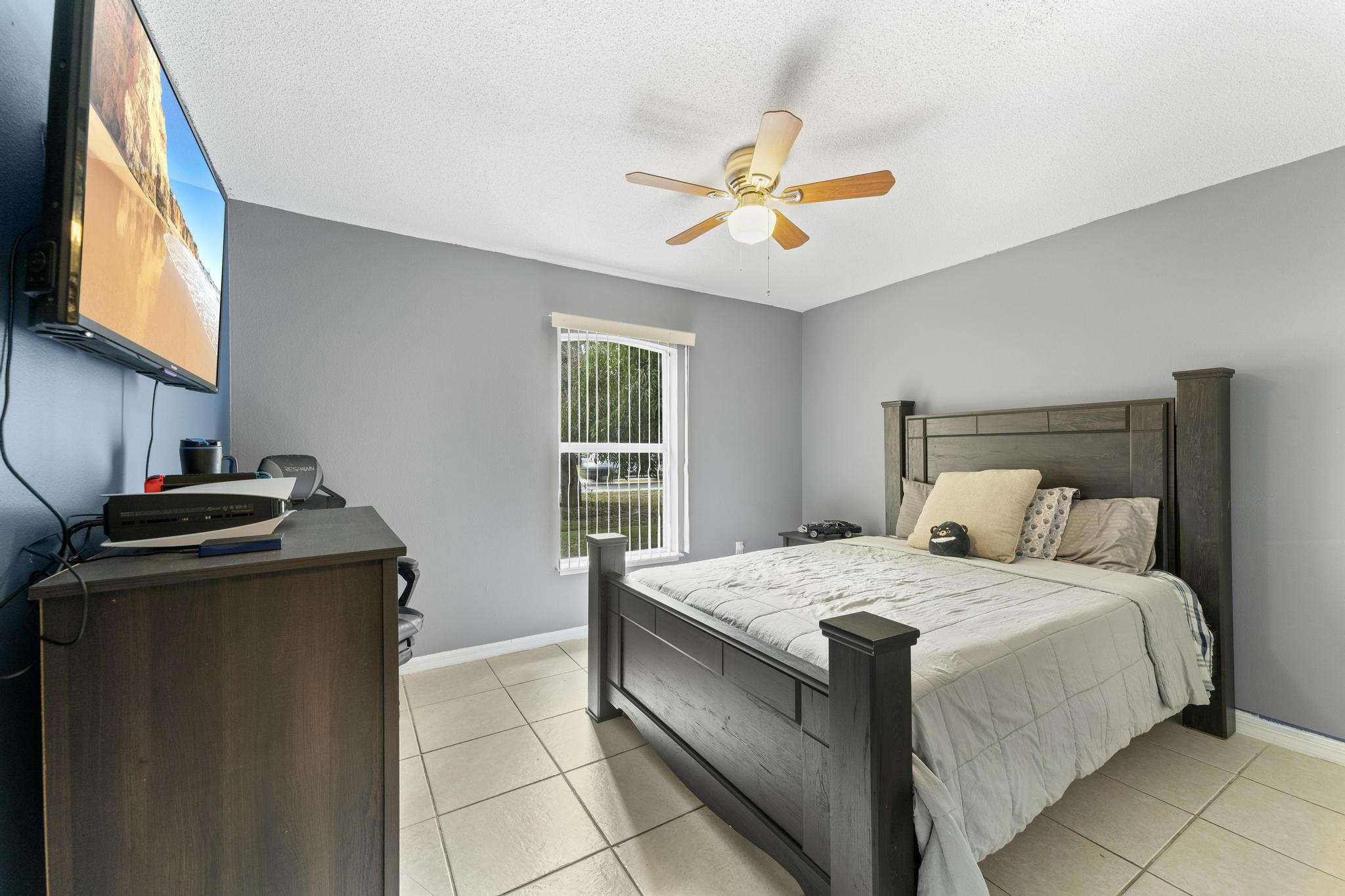 142 SW Tulip Boulevard