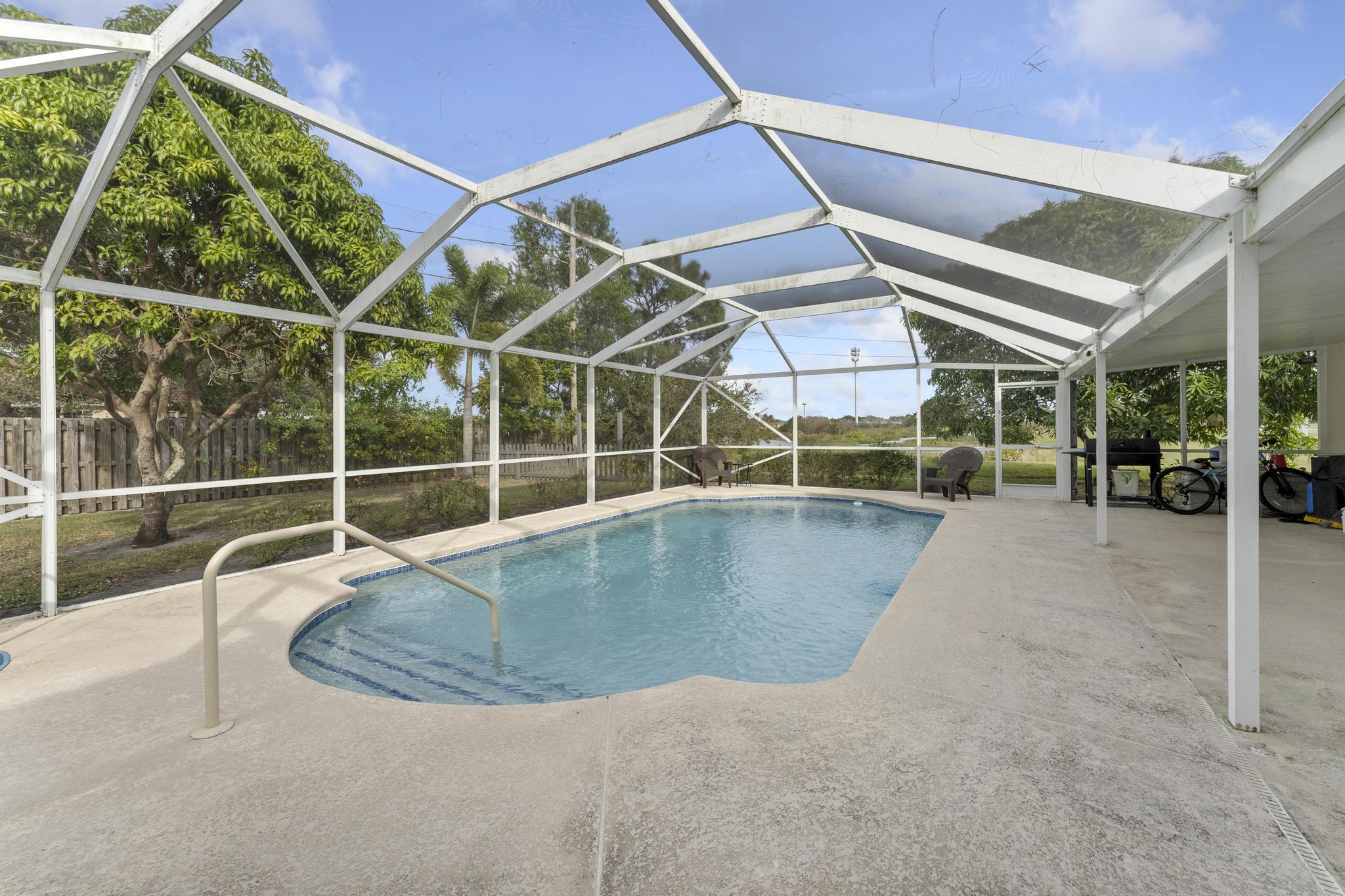 142 SW Tulip Boulevard