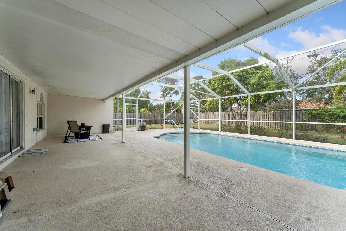 142 SW Tulip Boulevard