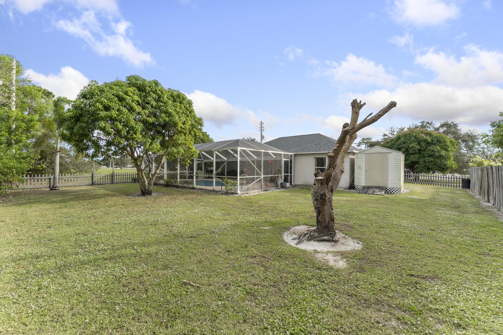 142 SW Tulip Boulevard