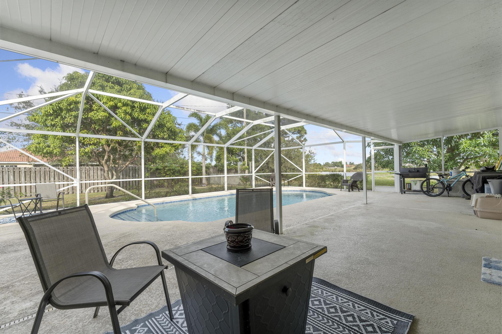 142 SW Tulip Boulevard