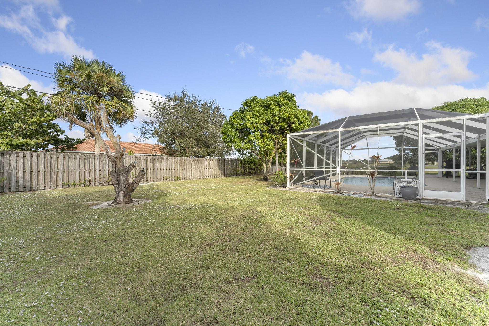 142 SW Tulip Boulevard