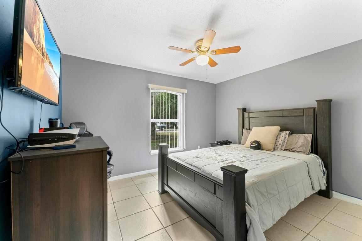 142 SW Tulip Boulevard