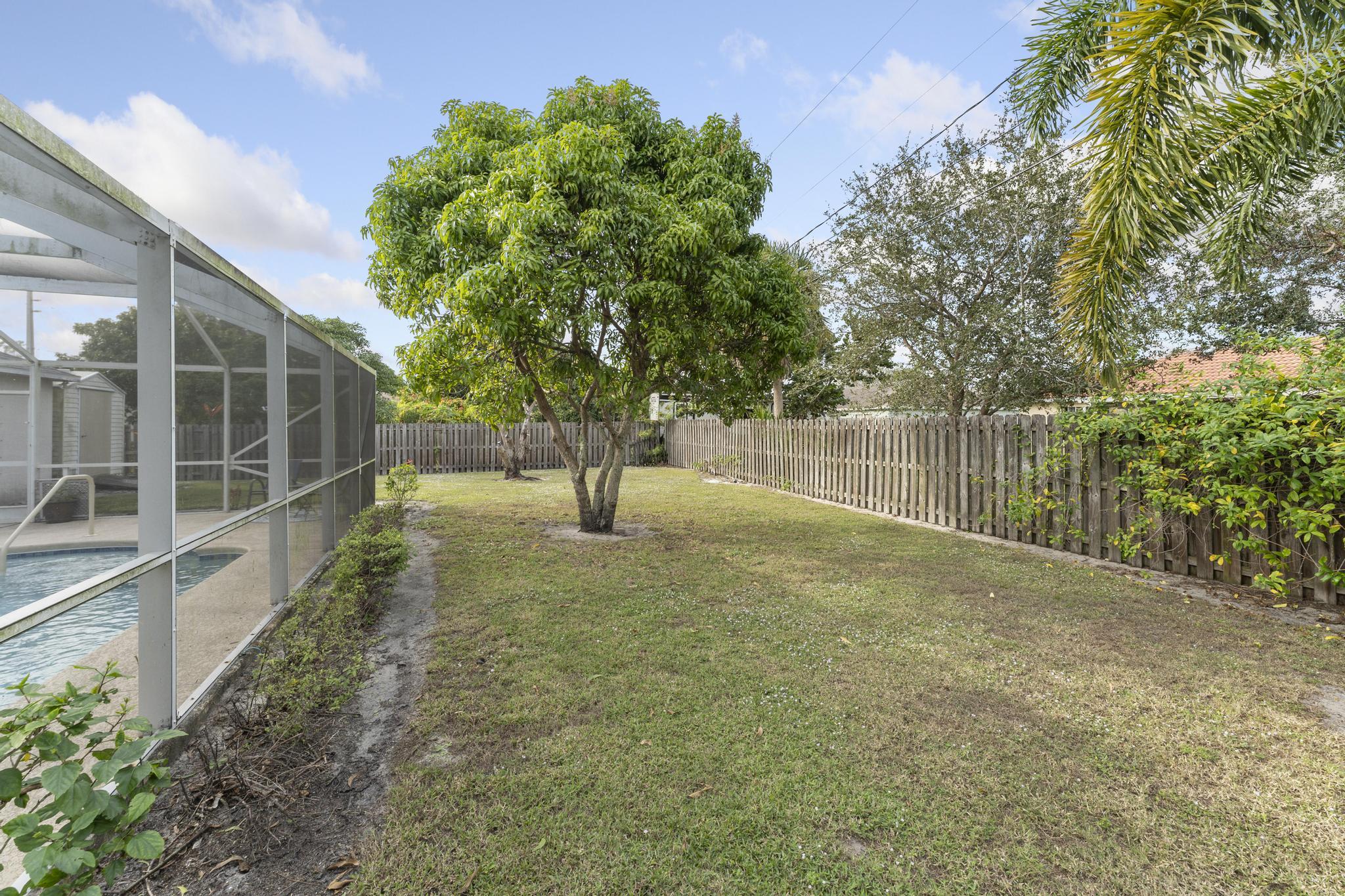 142 SW Tulip Boulevard