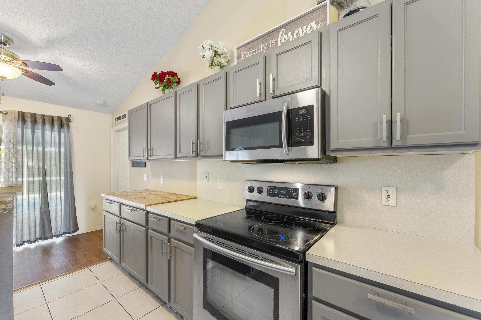 142 SW Tulip Boulevard