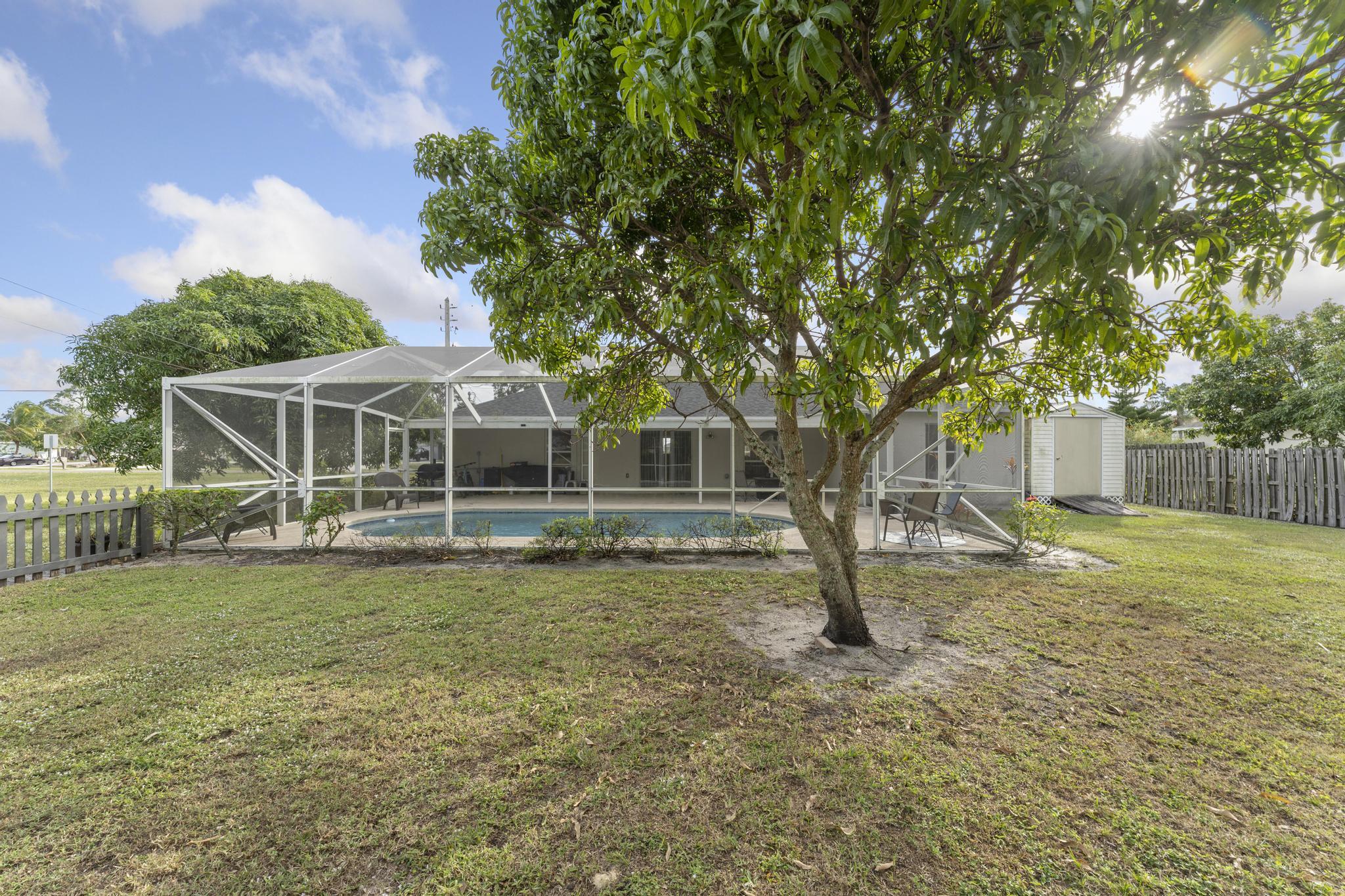 142 SW Tulip Boulevard