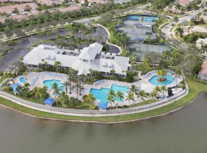 9158 Bay Point Circle